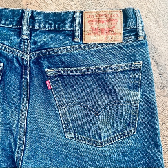 Levi's Jeans 38x32 505 Straight Fit Medium to Dark Wash Blue Jeans - Picture 7 of 8